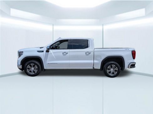 Used 2026 GMC Sierra 1500 SLT image 2