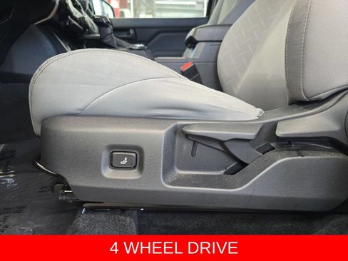 Used 2024 Toyota Tacoma SR5 AWD/4WD image 29