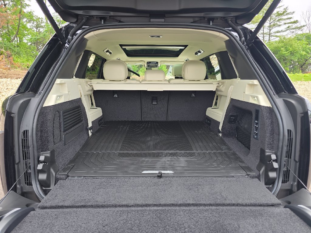 New 2026 Land Rover Range Rover Long Wheelbase SE AWD/4WD image 33
