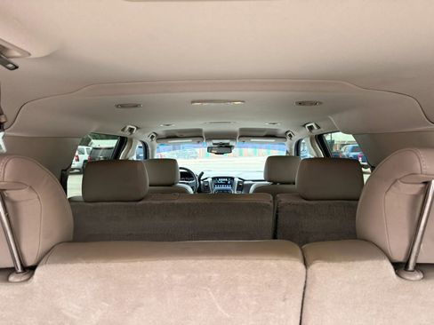 Used 2018 Chevrolet Suburban LT RWD image 41
