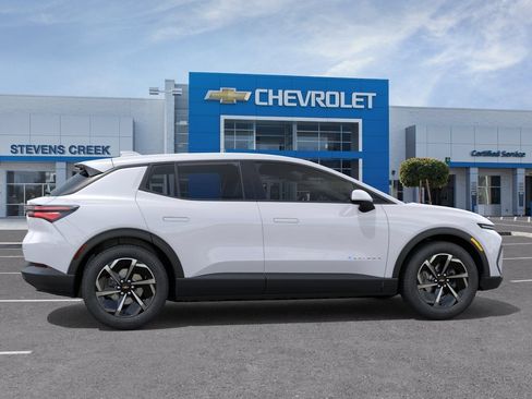 New 2026 Chevrolet Equinox EV LT FWD image 3