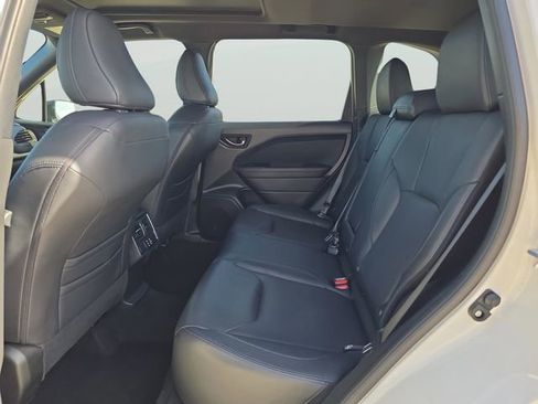Certified 2025 Subaru Forester Limited image 12