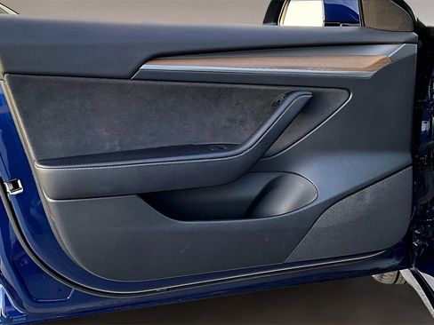 Used 2023 Tesla Model 3 Standard Range image 18