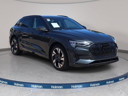 Used 2023 Audi e-tron Premium w/ Convenience Plus Package AWD/4WD image 4