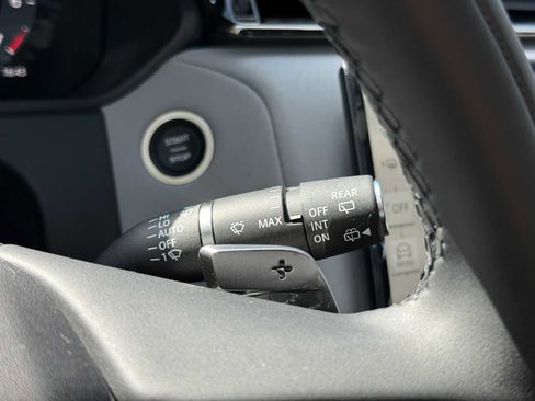 New 2026 Land Rover Range Rover Velar Dynamic SE image 25