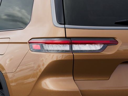 New 2026 Jeep Grand Cherokee L Limited w/ Limited Altitude Package RWD image 10