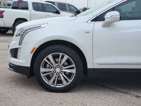 Used 2025 Cadillac XT5 Premium Luxury w/ Technology Package FWD image 6
