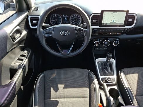 Used 2022 Hyundai Venue Limited w/ Cargo Package FWD image 11