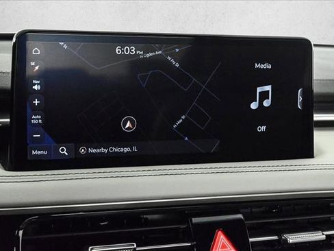 Used 2025 Genesis G70 2.5T image 13