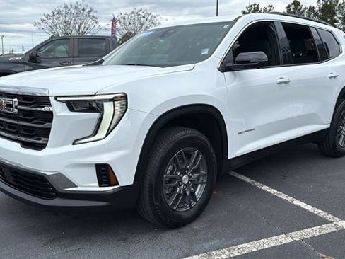 Certified 2025 GMC Acadia Elevation image 3