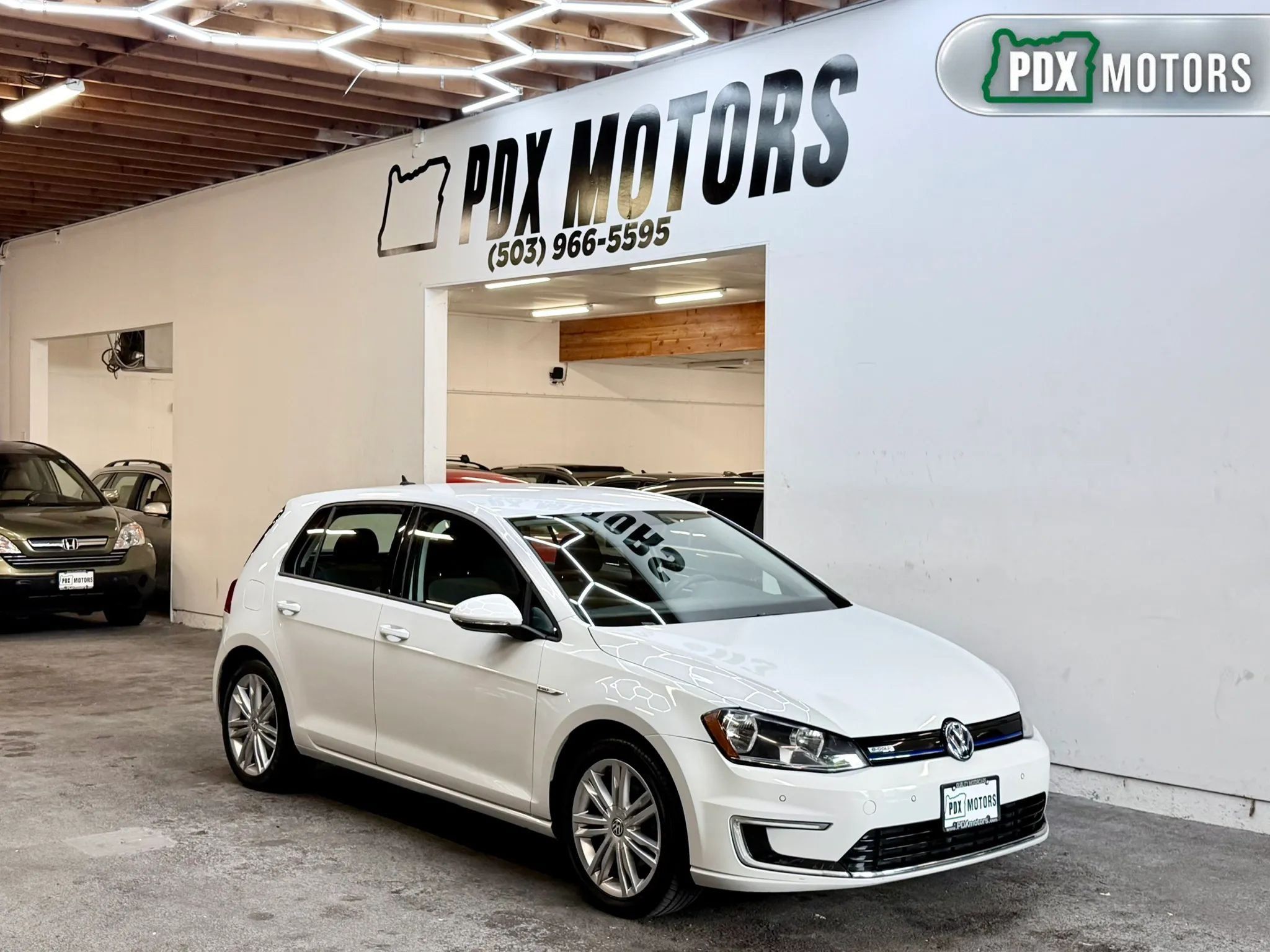 Used 2015 Volkswagen e-Golf Limited Edition FWD image 1