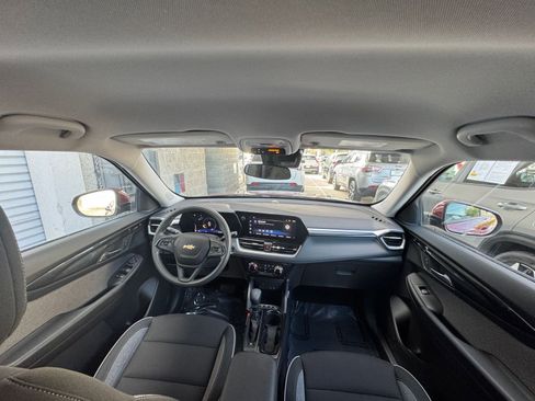 Used 2025 Chevrolet TrailBlazer LT image 31