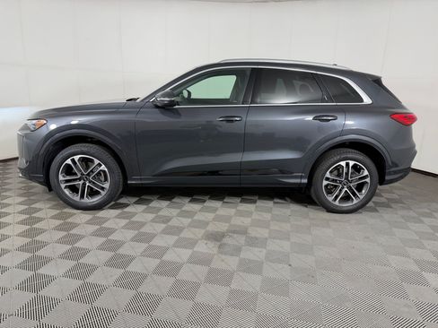 Certified 2025 Audi Q5 Premium w/ Convenience Package AWD/4WD image 2