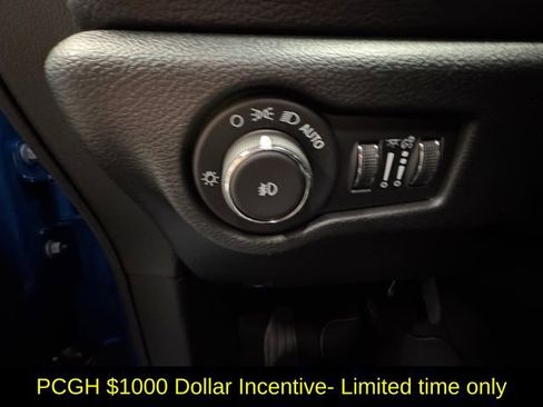 New 2026 Chrysler Pacifica Select w/ S Appearance Package image 22