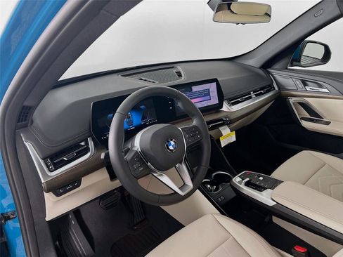 Used 2025 BMW X1 xDrive28i w/ Convenience Package image 10