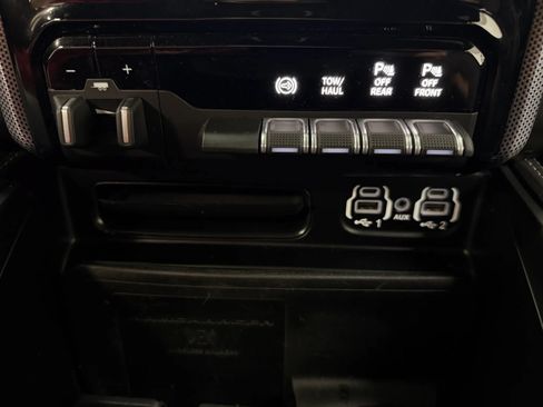 Used 2021 RAM 2500 Limited AWD/4WD image 31