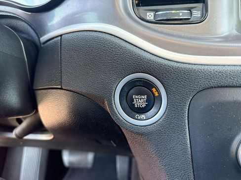 Used 2022 Dodge Charger SXT w/ Blacktop Package image 13