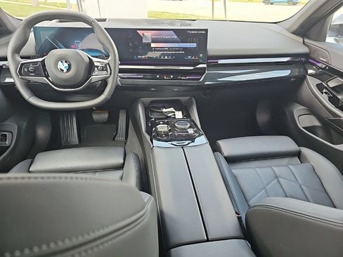 Used 2026 BMW 530i xDrive w/ Premium Package AWD/4WD image 22