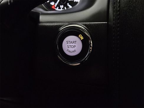 Used 2021 Nissan Armada SV w/ SV Appearance Package image 18