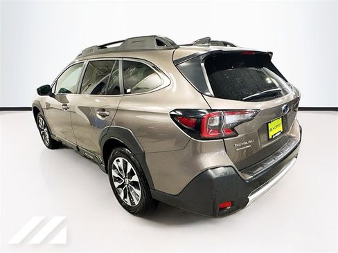 Used 2023 Subaru Outback Limited image 7