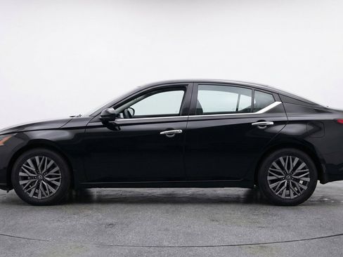 Used 2025 Nissan Altima 2.5 SV FWD image 5