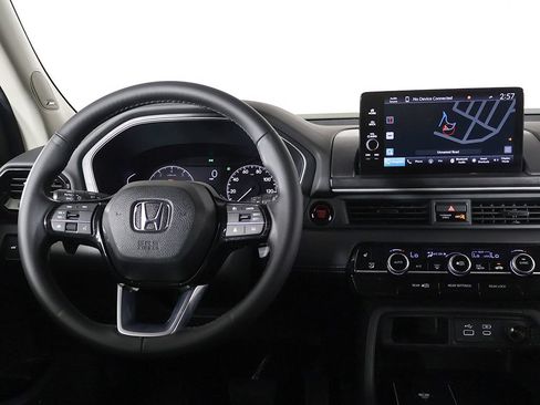 Used 2024 Honda Pilot Touring image 39