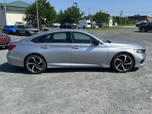 Used 2022 Honda Accord Sport image 9
