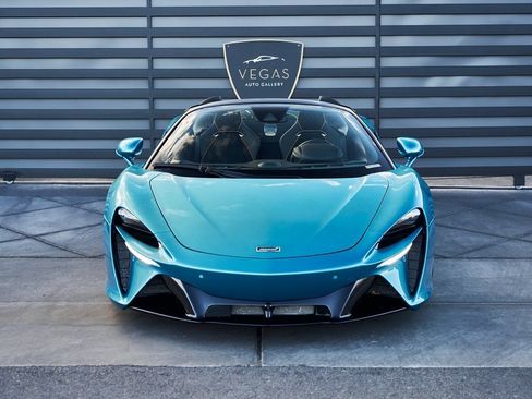 Used 2025 McLaren Artura Spider image 17
