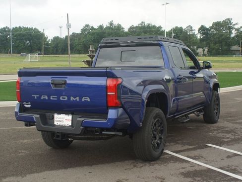 Used 2025 Toyota Tacoma SR5 AWD/4WD image 21
