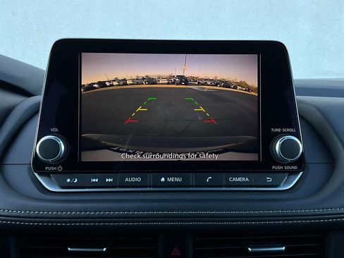 Used 2025 Nissan Rogue SV image 29