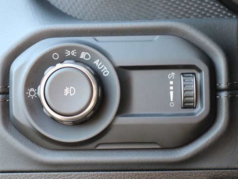 Used 2026 Jeep Wrangler Unlimited Rubicon image 11