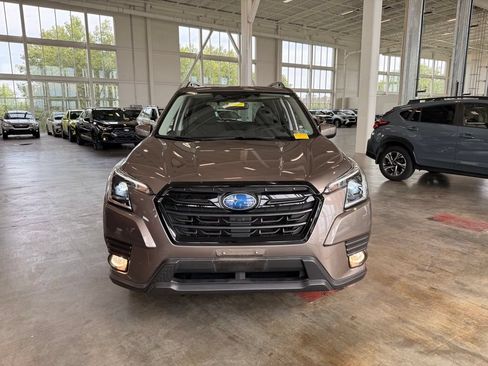 Used 2023 Subaru Forester Premium AWD/4WD image 8