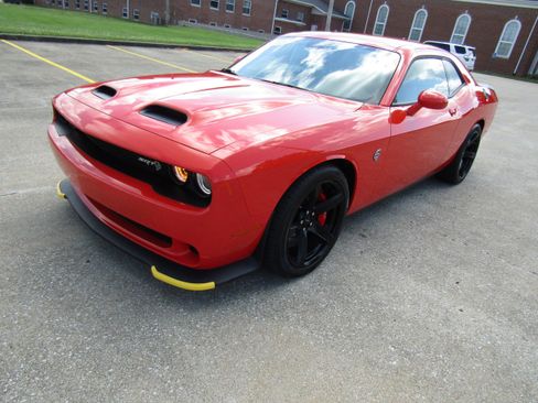 Used 2022 Dodge Challenger SRT Hellcat w/ Plus Package image 7