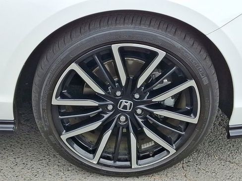 Used 2025 Honda Accord Touring image 8