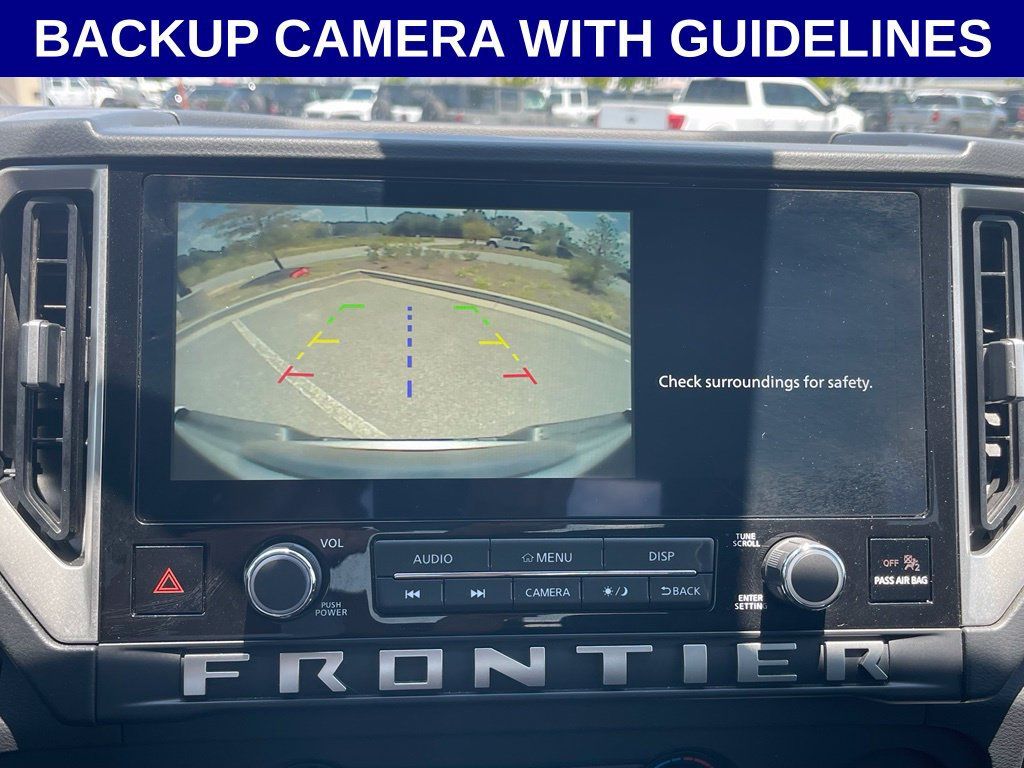 Used 2025 Nissan Frontier SV RWD image 3