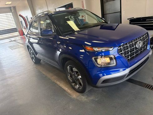 Used 2024 Hyundai Venue SEL FWD image 6