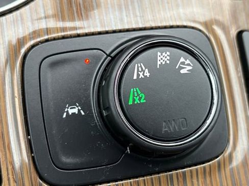 Used 2023 GMC Acadia SLE w/ Driver Convenience Package image 20