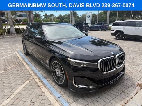 Used 2022 BMW ALPINA B7 xDrive AWD/4WD image 5