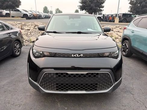 Used 2023 Kia Soul LX w/ LX Technology Package FWD image 2
