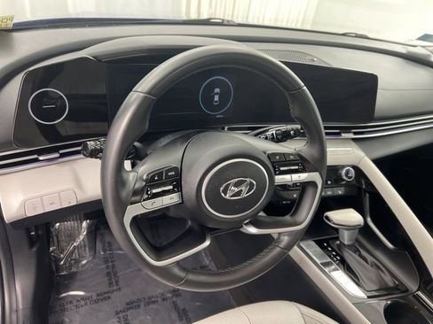 Used 2023 Hyundai Elantra Limited image 14