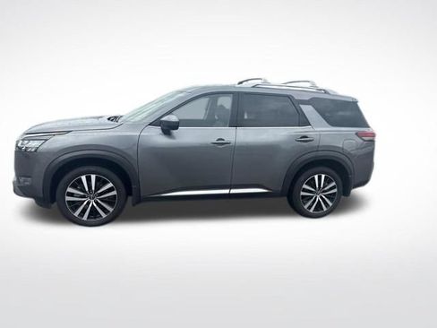 Used 2024 Nissan Pathfinder Platinum w/ Cargo Package AWD/4WD image 2