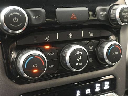 Used 2022 RAM 1500 Big Horn AWD/4WD image 32