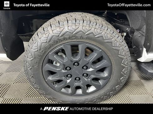 Used 2026 Toyota 4Runner SR5 RWD image 11