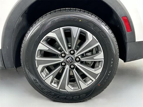 Used 2024 Buick Envision Preferred image 28