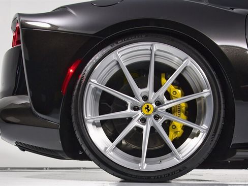 Used 2022 Ferrari 812 GTS RWD image 18