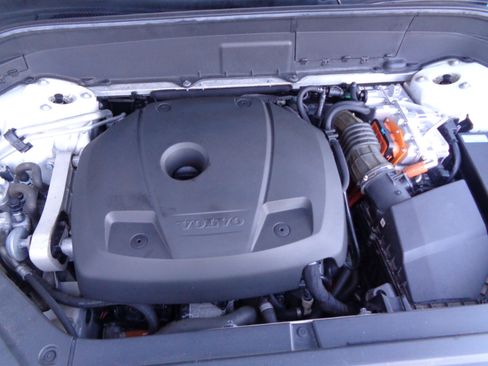 Used 2017 Volvo XC90 T8 Inscription w/ Vision Package image 20