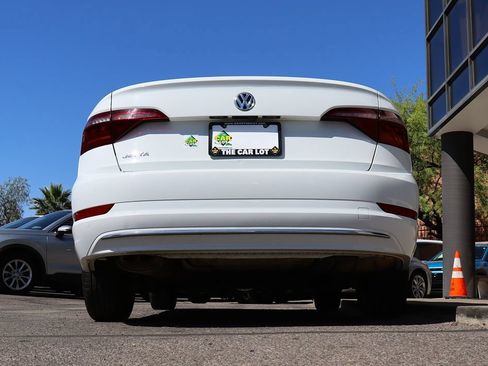 Used 2019 Volkswagen Jetta SE FWD image 12