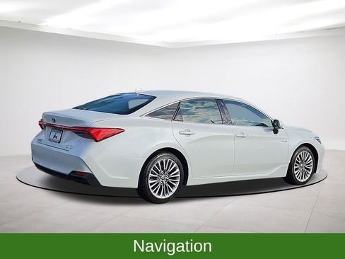 Used 2021 Toyota Avalon Limited image 7