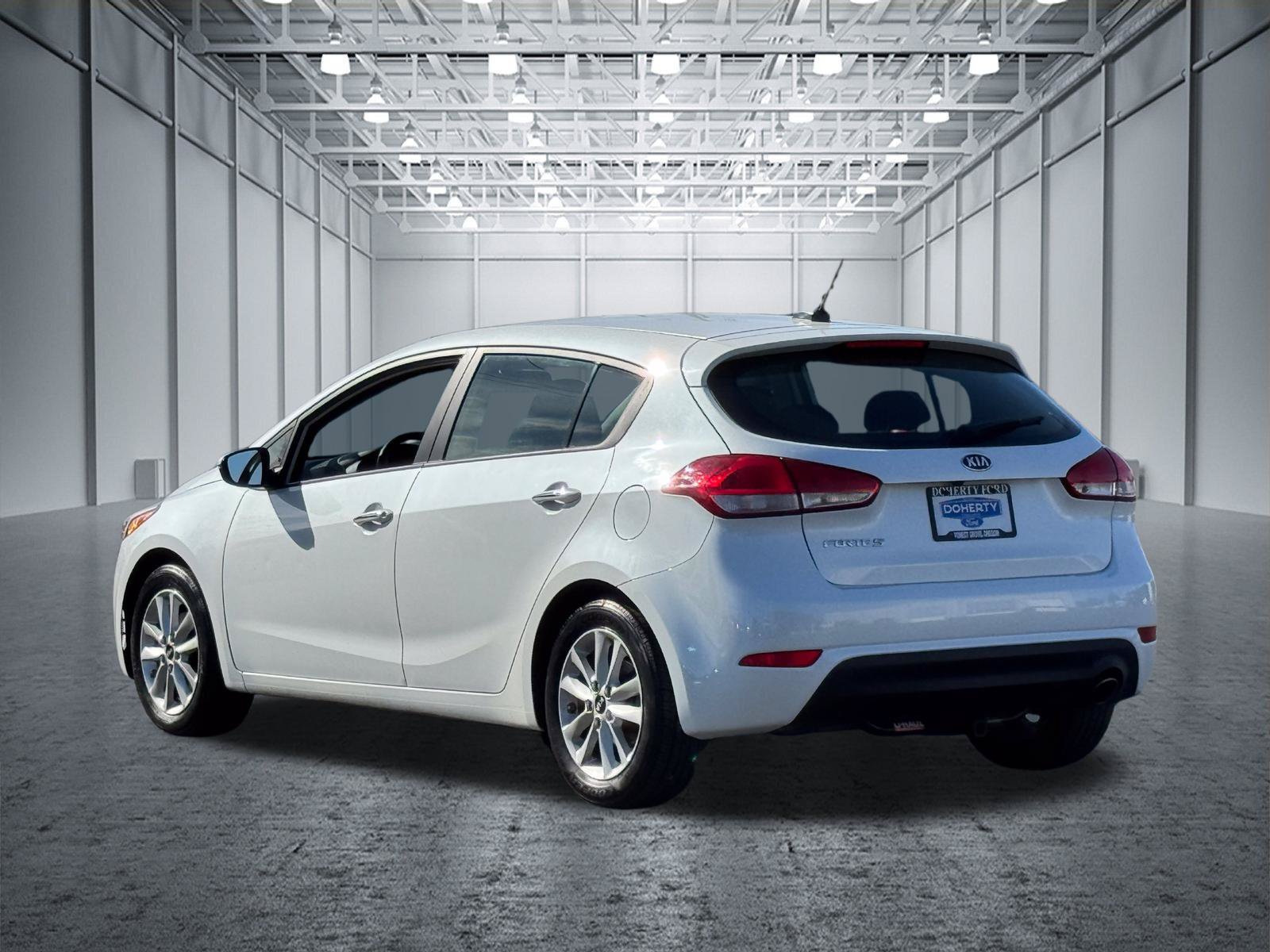 Used 2017 Kia Forte LX w/ Option Group 020 FWD image 11