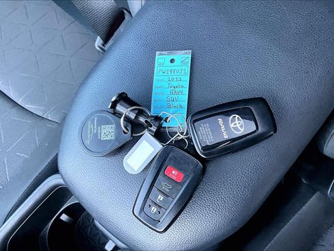 Used 2023 Toyota RAV4 XLE w/ Convenience Package FWD image 15